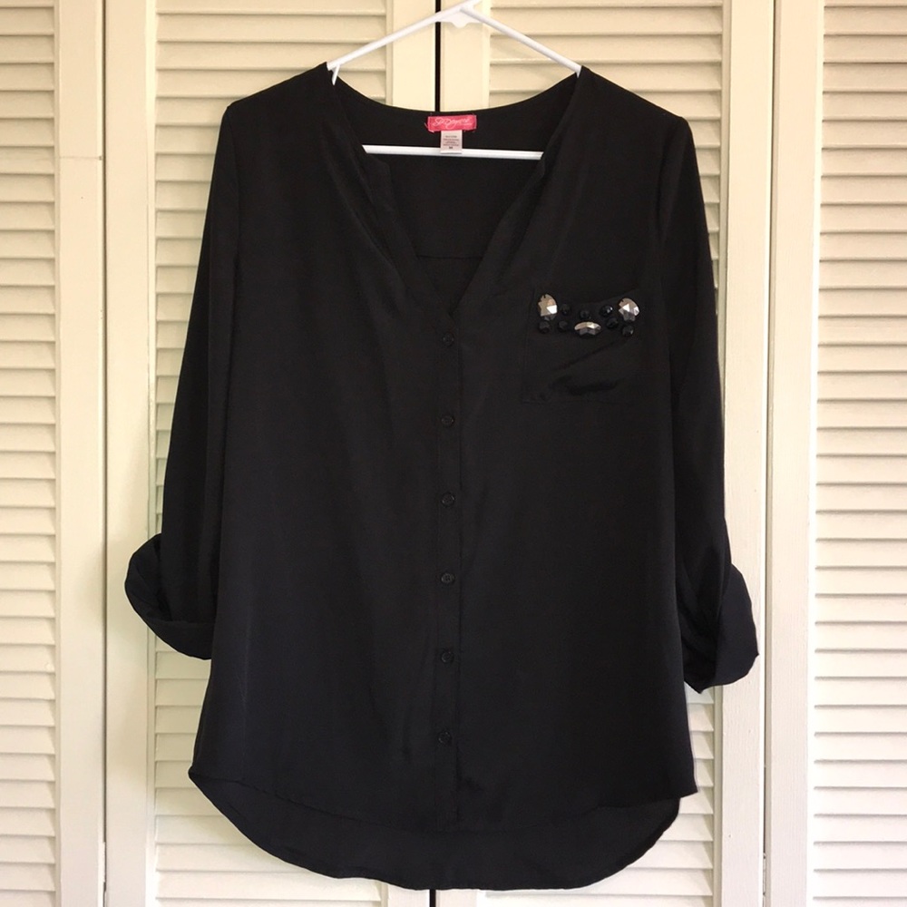Women’s Six Degrees Size M, black button down.